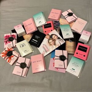 MACY'S GIFT BOX Bundle of Random Mixed Samples Designer Fragrances Make-up 5pcs